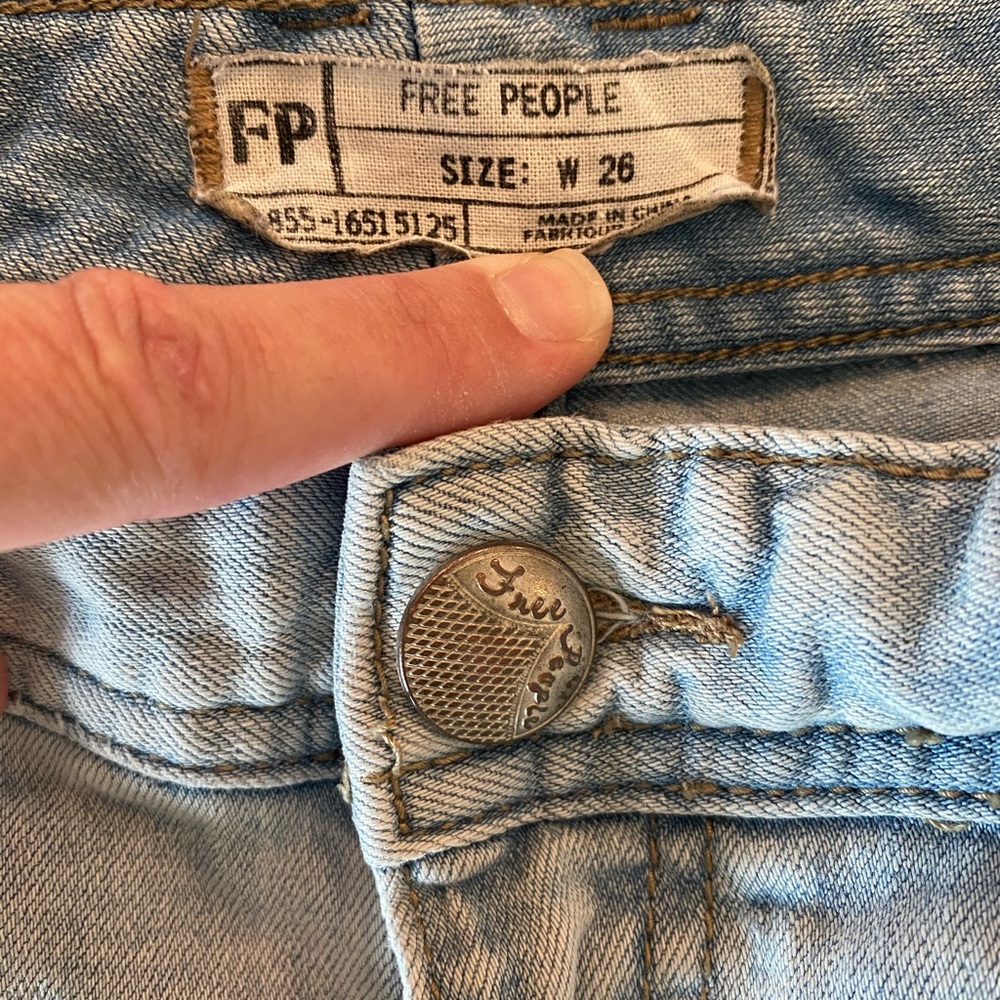 Free People Mid Rise Busted Knee Raw Hem Jeans 26
